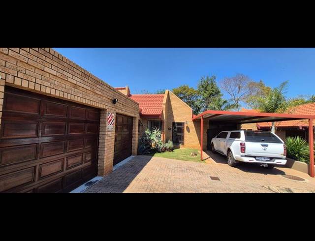 3 BEDROOM HOUSE FOR SALE IN CLUBVIEW